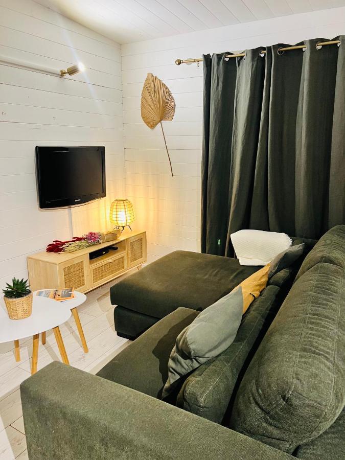 Cabane Le Flamant Avec Jardin, Piscine Et Parking Saintes-Maries-de-La-Mer Exterior foto
